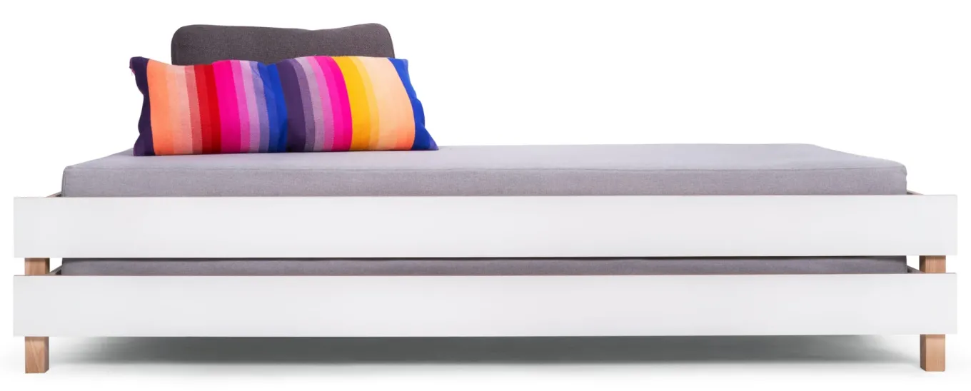 Bett Stiege, Stapelbar