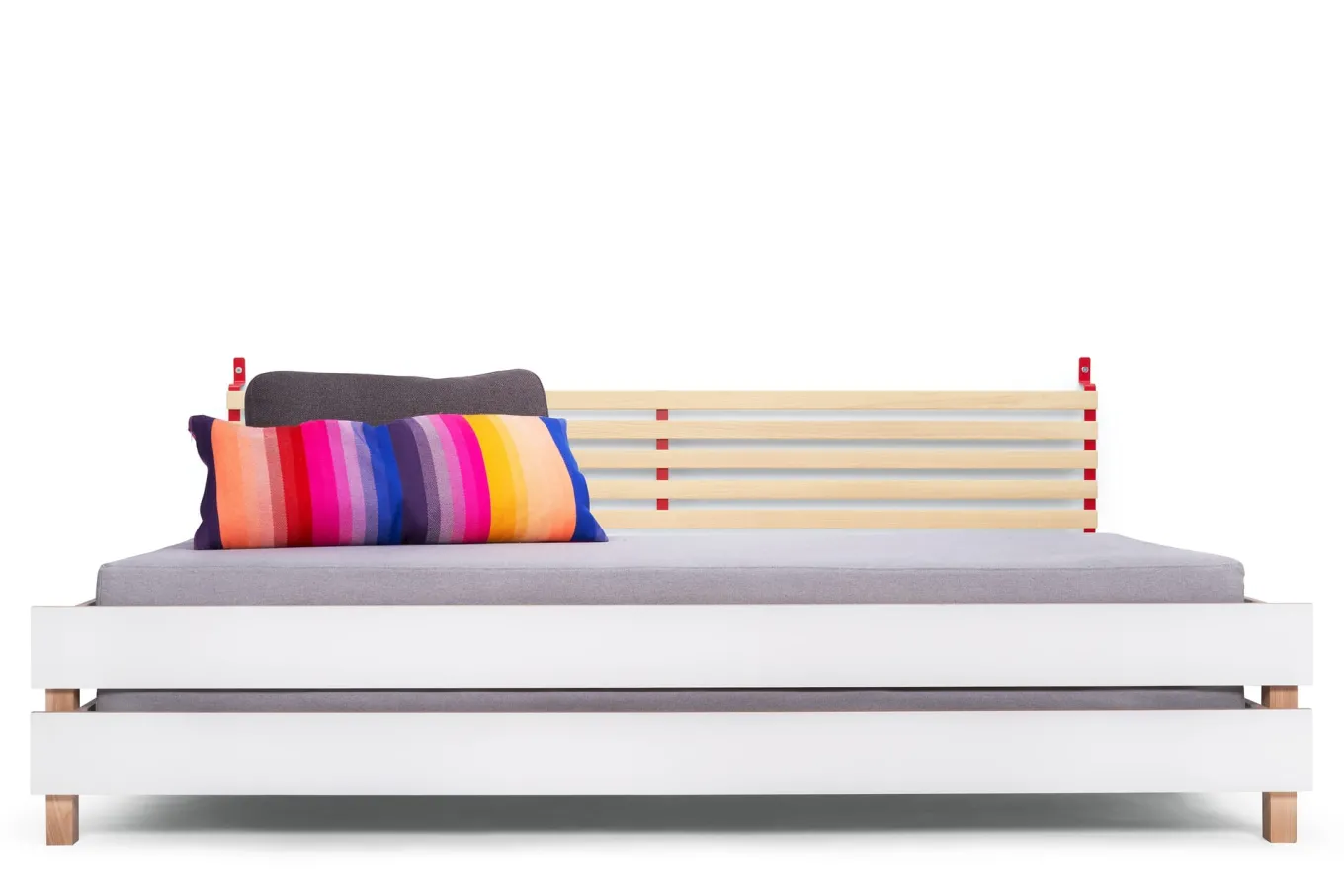 Bett Stiege, Stapelbar