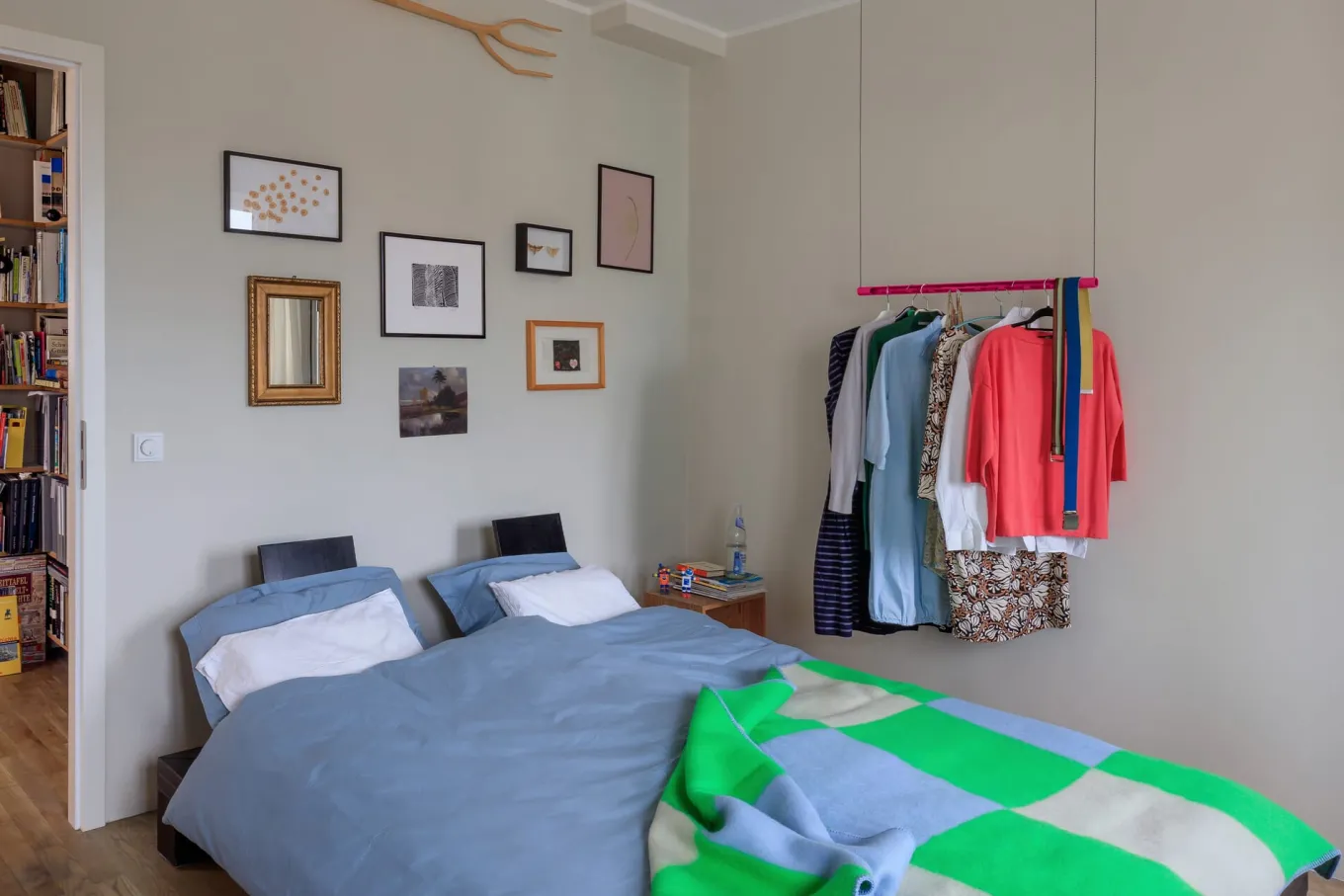 Garderobe Karla Crudo