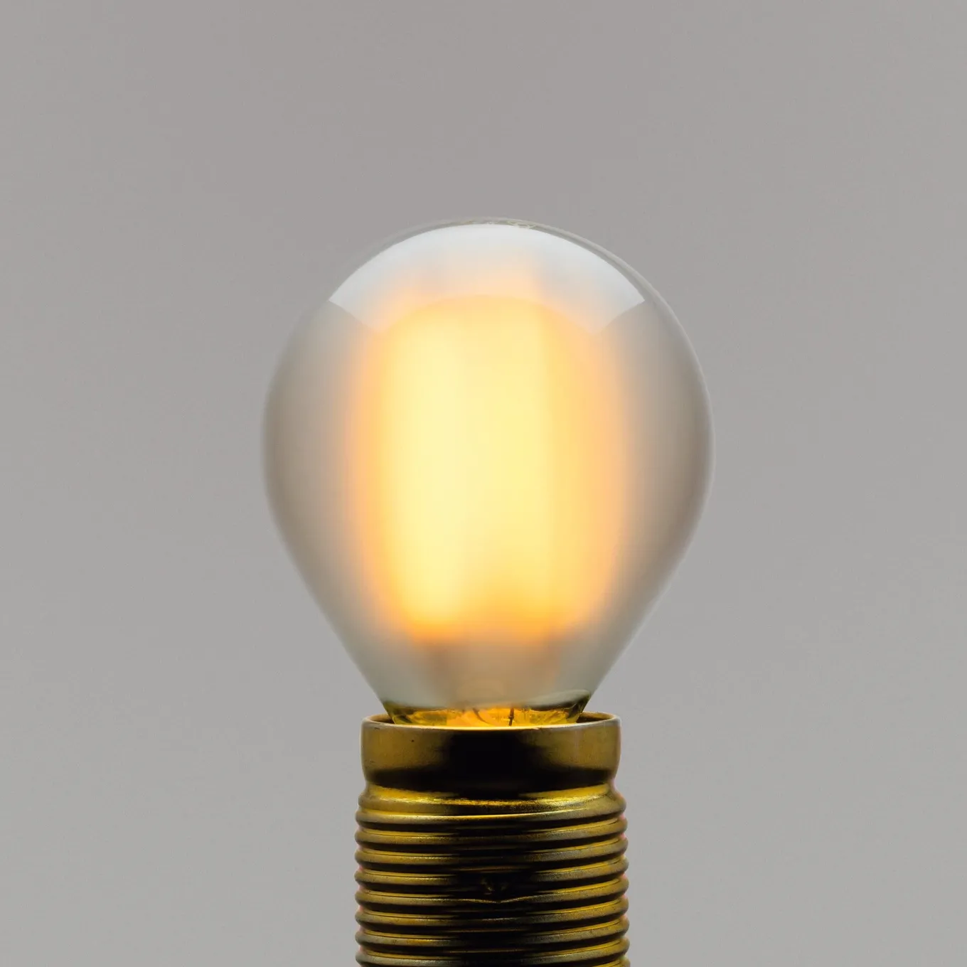 LED-Filament-Kugellampe E14