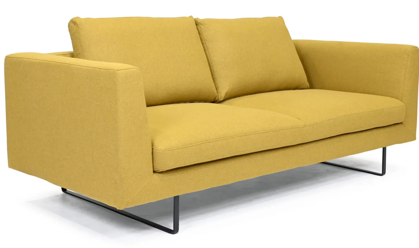 Sofa August